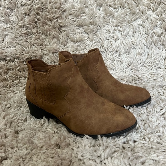 Brown Suede Ankle Boots with Elastic Panels - Picture 1 of 2